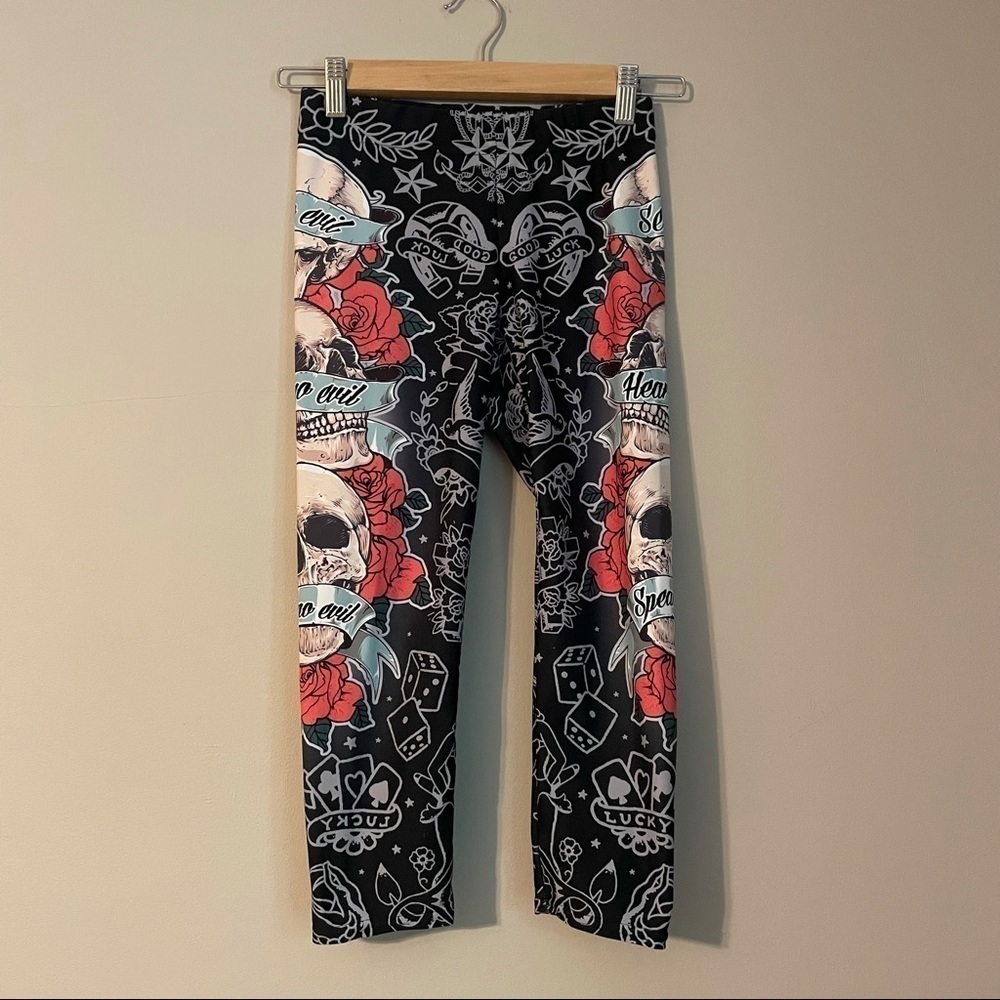 Gearbunch See, Hear, Speak No Evil Black Skull Capris Size XS - Picture 4 of 9